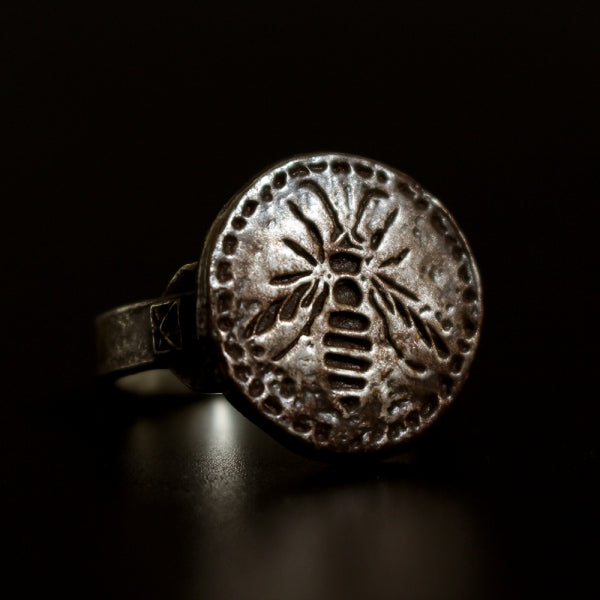 Hornet Ring