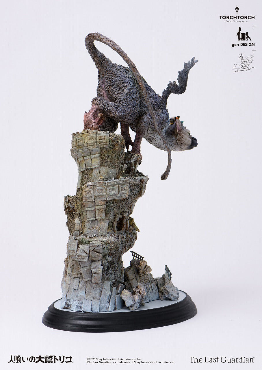 TORCH TORCH + genDESIGN + Akishi Ueda The Last Guardian/ Trico: Art Statue